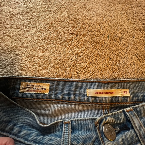 Levi’s Wedgie Straight Jeans - Picture 3 of 3